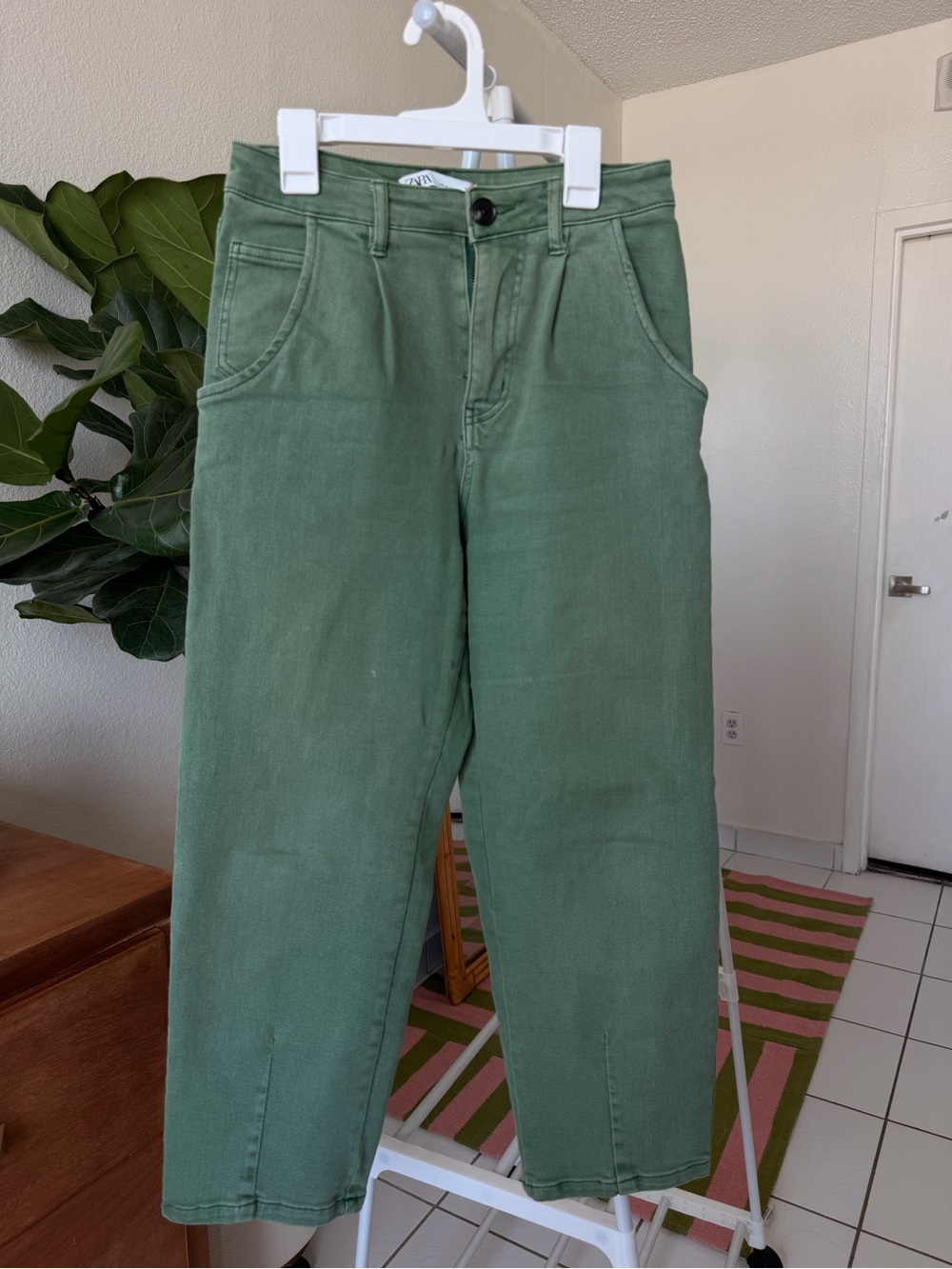 Zara Olive Green High-Rise Jeans - Picture 5 of 12